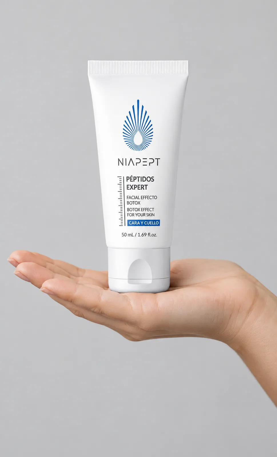 Niapept — the package held in a hand